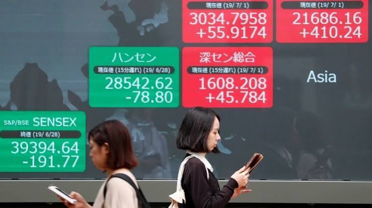 As bolsas asiáticas encerraram a maior parte do dia em alta, com Seul liderando o movimento
