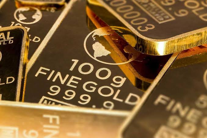 Ouro registra queda de 1% sob pressão dos juros dos títulos soberanos
