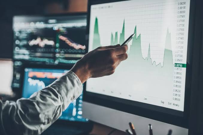 Nesta última quarta-feira, ALZR11 registra uma alta de 1,69% e movimenta mais de R$ 4 milhões