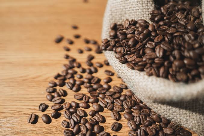 O preço do café dispara à medida que os estoques de arábica na bolsa se aproximam do menor nível em 26 anos