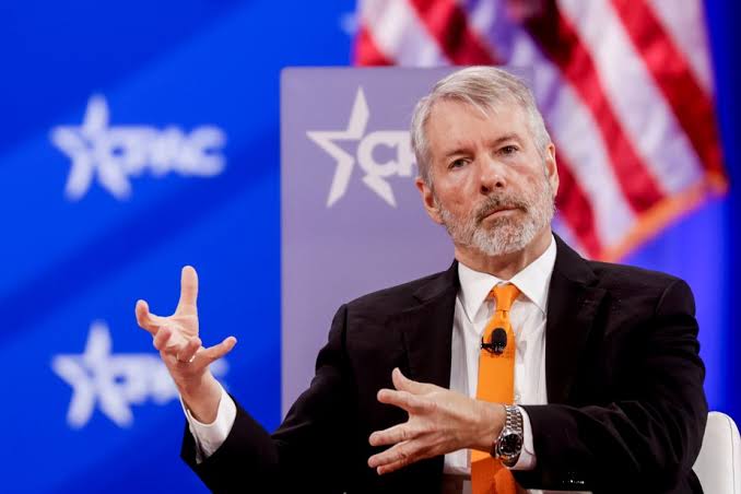 Michael Saylor propõe a primeira aquisição de bitcoin em dois meses, à medida que a criptomoeda se aproxima da marca de $79.000