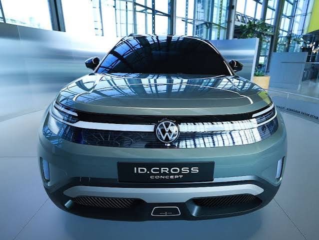 Após uma redução na previsão de lucro para 2026 devido a um impacto de €10 bilhões, as ações da Volkswagen sofreram uma queda