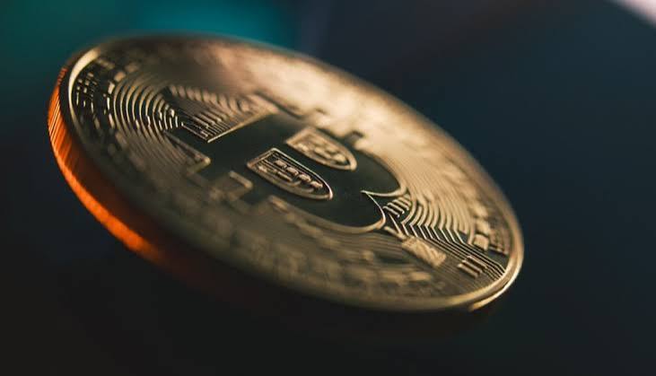 Após a pressão sobre os short sellers, o Bitcoin pode alcançar os US$ 90.000, porém, traders alertam que a alavancagem está crescendo