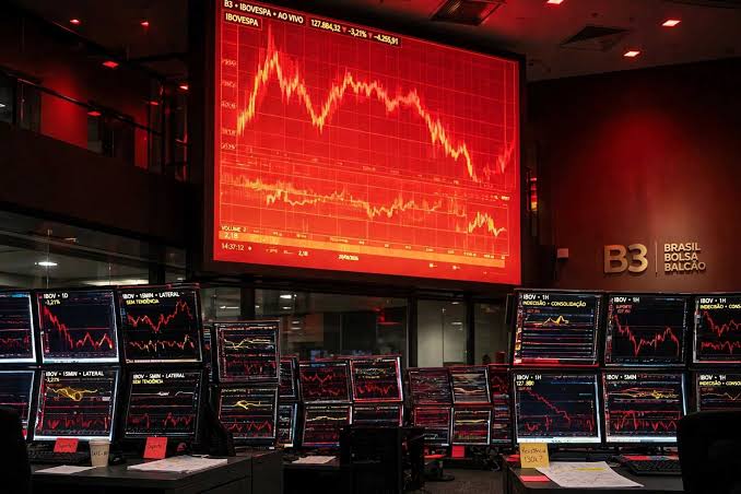Ibovespa encerra em baixa, influenciado pelos Treasuries e preocupações fiscais