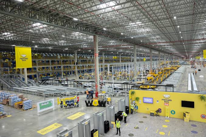 FII negocia a venda de dois galpões e destinará os recursos para um novo empreendimento para o Mercado Livre