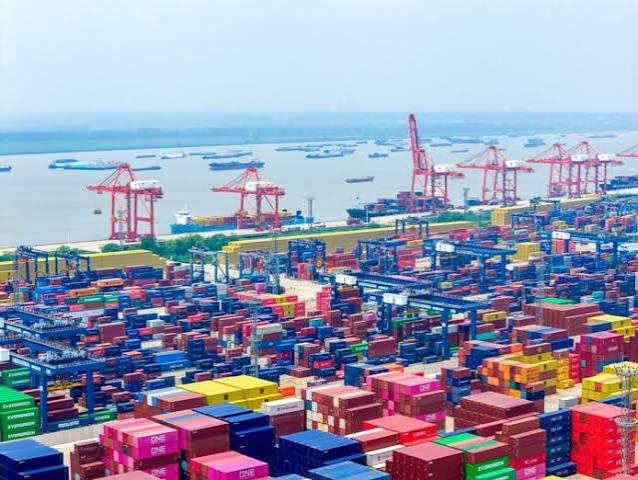 A China espera que o comércio aumente, apesar dos obstáculos externos