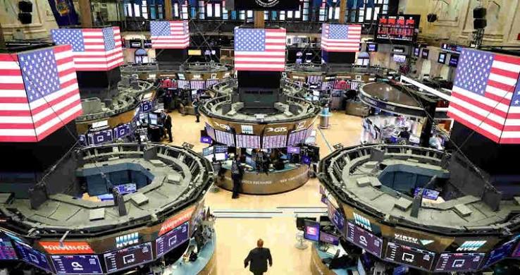 Após a divulgação do dado de inflação nos Estados Unidos, Wall Street encerra o dia sem uma direção definida