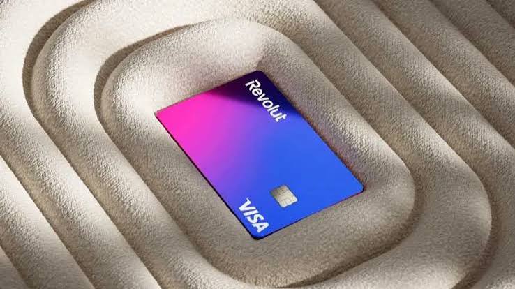 A Revolut está chegando ao Brasil com soluções de câmbio, cartões e gestão de despesas voltadas para o segmento empresarial, com ênfase em pequenas e médias empresas