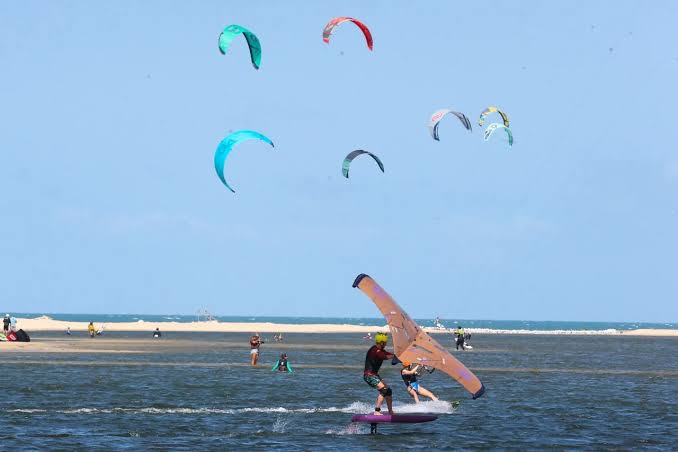 Com o kitesurf como impulso, a temporada de ventos deve gerar R$ 1,66 bilhão no Ceará
