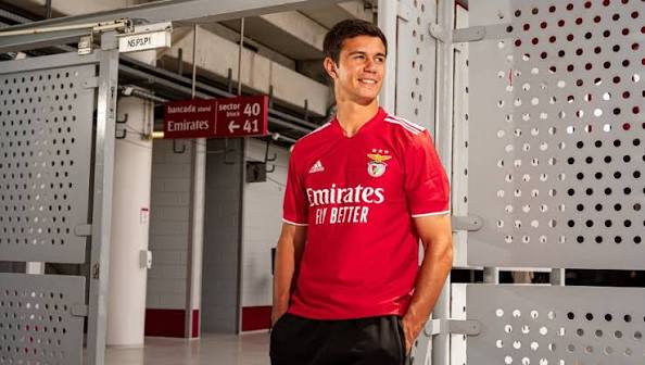 A Adidas renova seu contrato de patrocínio com o Benfica e obtém os direitos de nomear o centro de treinamento