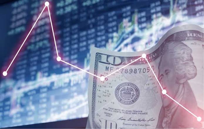 Após o efeito negativo do Bolsa Família, o Ibovespa retoma sua trajetória de alta; dólar apresenta estabilidade
