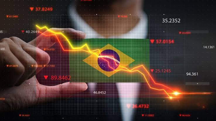 Ibovespa encerra o dia em baixa, refletindo correção e com atenção voltada às pesquisas eleitorais