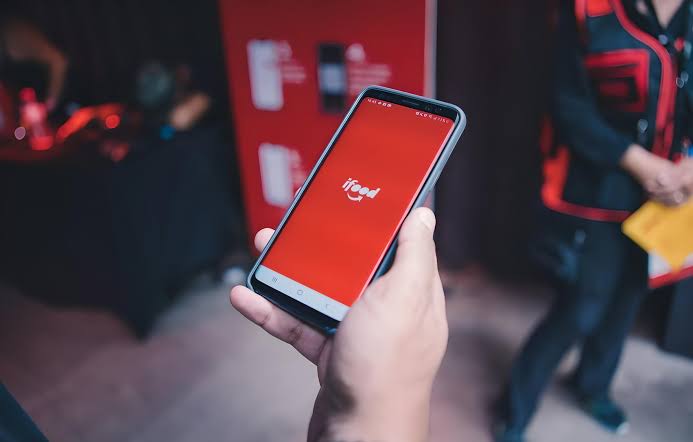 iFood adquire a empresa de benefícios Caju e amplia em dobro sua atuação no segmento de vales-alimentação