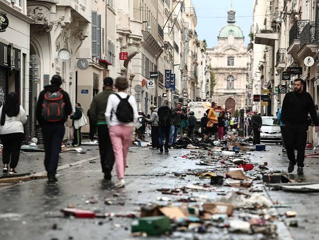 As ações europeias ampliam as quedas sob a pressão dos distúrbios ocorridos na França