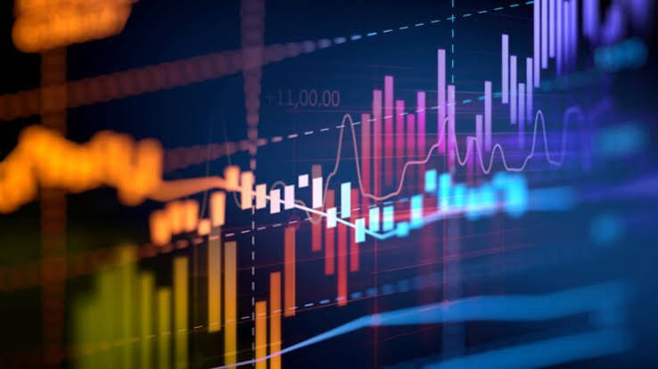 Ibovespa recua com pesquisa e WEG, enquanto dólar apresenta leve alta